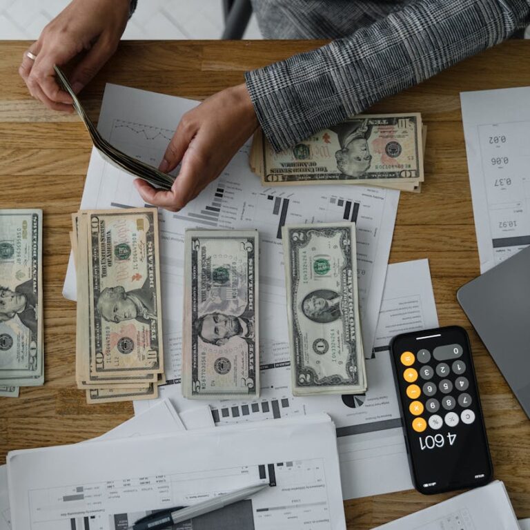 Simple Ways to Save Money and Budget Smarter